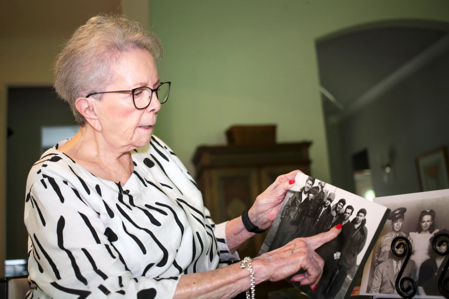 Honoring Heroes: Dutch Families Connect with American Veterans' Relatives