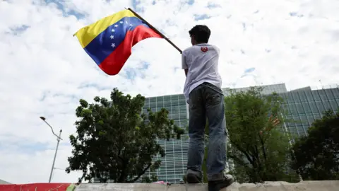 Turbulent Future Ahead for Venezuelans After Maduro's Seizure