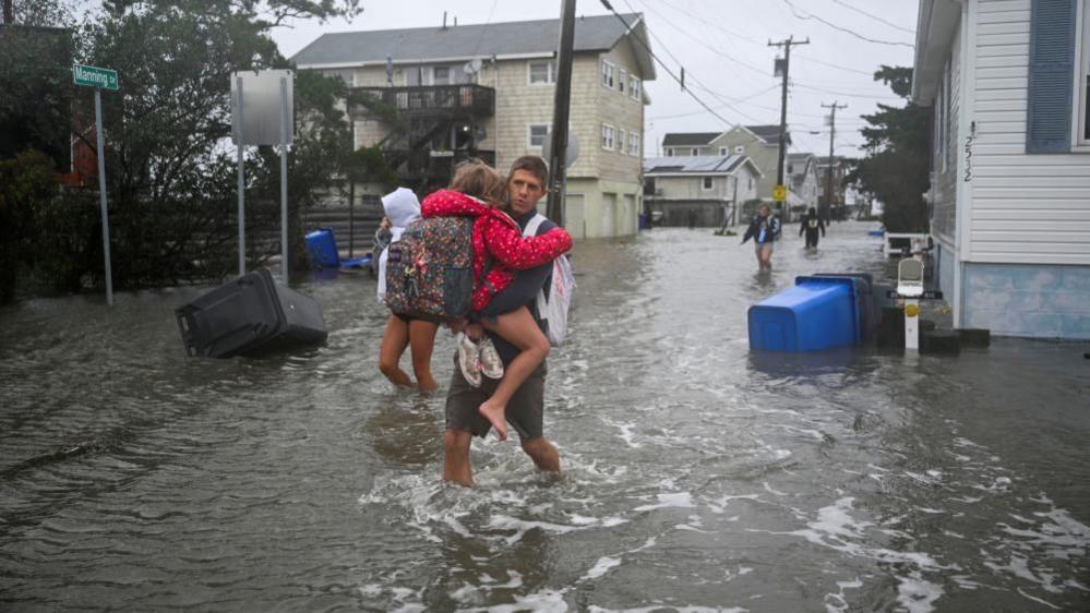 Nor'easter Devastates Northeast Coast: Floods, Flights Halted, and Emergency Declarations