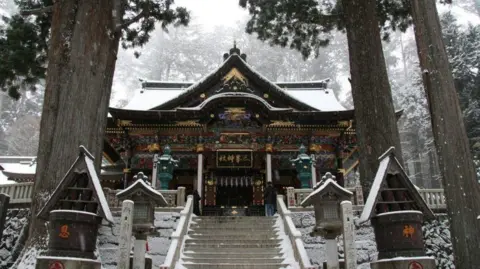 Heavy Snow Forces 130 People to Take Shelter in Japan Shrine