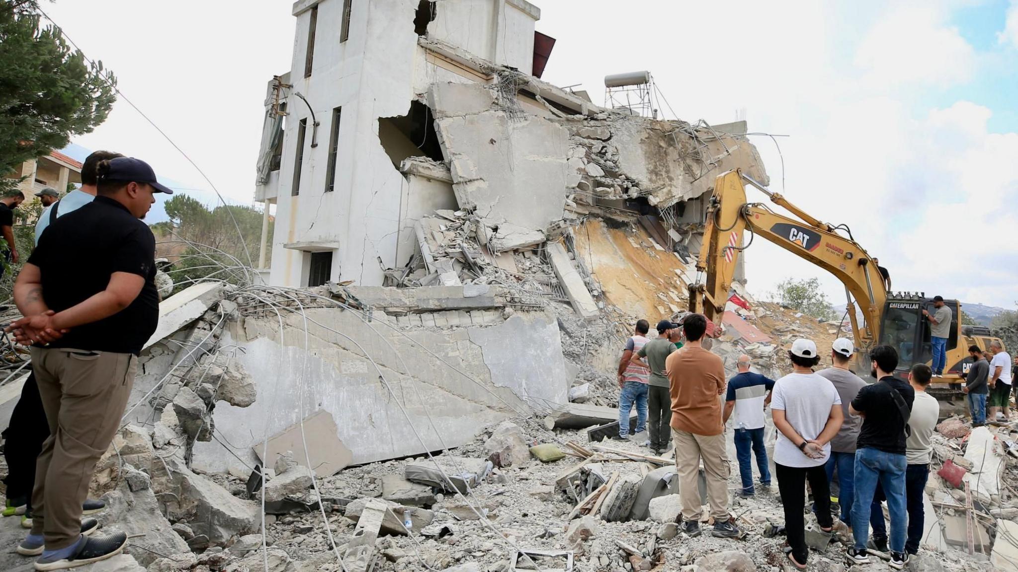 Israeli Airstrikes on Lebanese Village Kill 11, Including Two Children