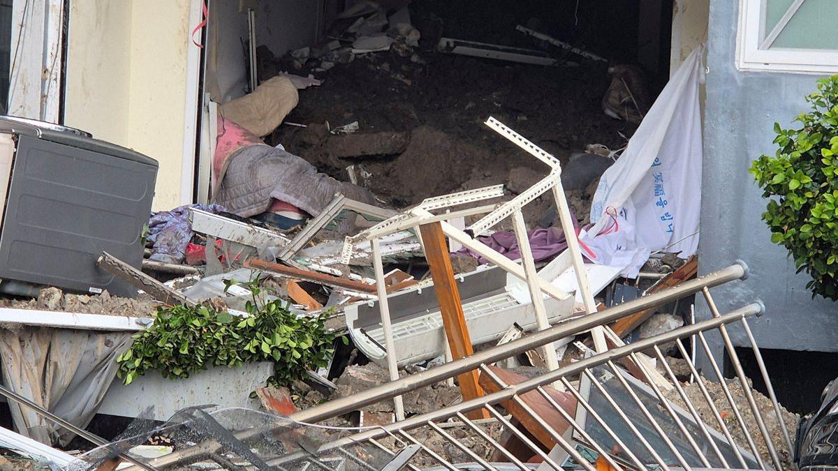Record Rain in South Korea Triggers Deadly Landslide in Geoje