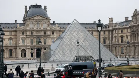 Five More Arrests Made in Louvre Jewel Heist