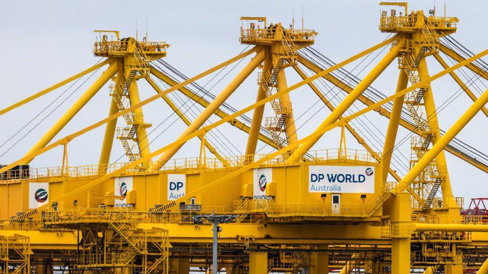 Australia Dock Workers Demand 28‑Hour Work Week Amid AI Automation Surge