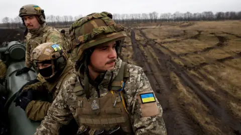 Ukrainian Soldiers Express Mixed Reactions to US Peace Proposals