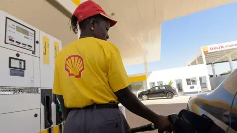 Senegal Imposes Travel Restrictions on Ministers Amid Rising Oil Prices