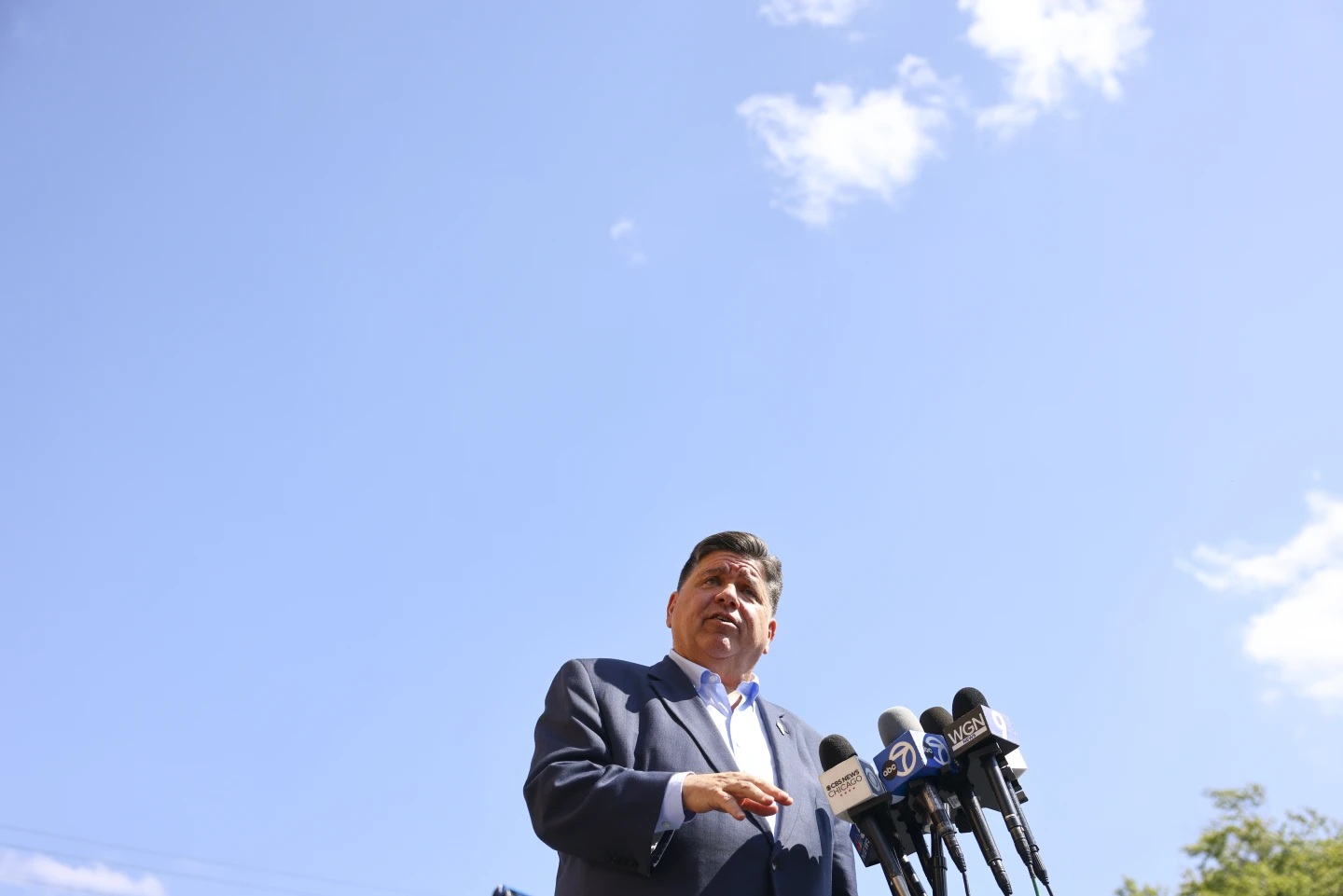 Illinois National Guard Faces Federal Deployment Amid Tensions