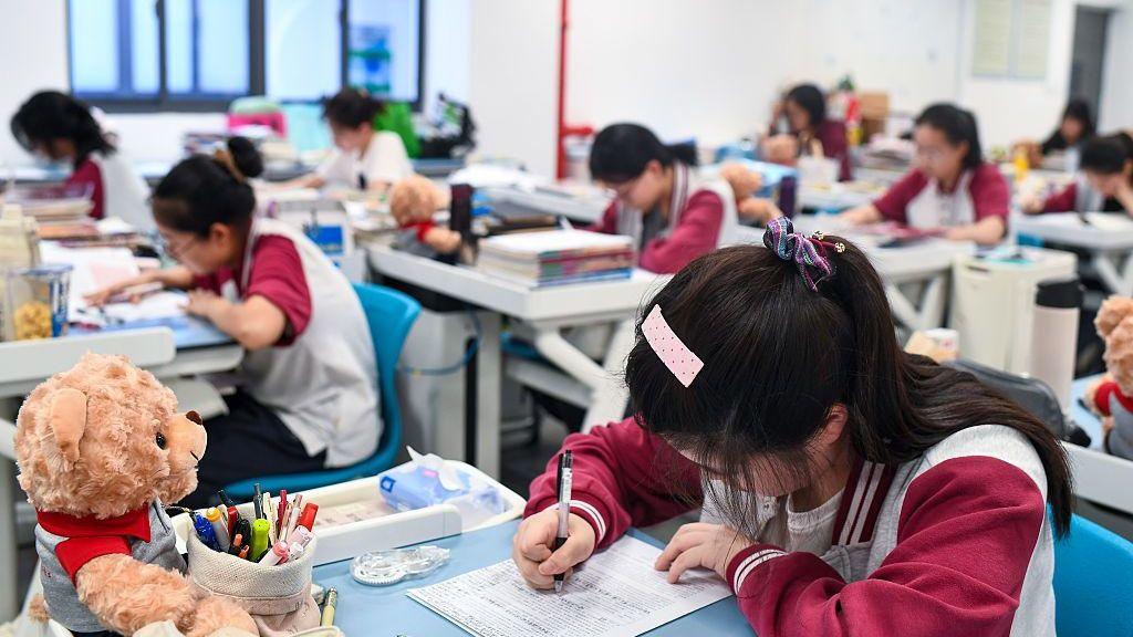 China’s Teens Seek Escape in Prescription Drugs Amid Exam Pressure
