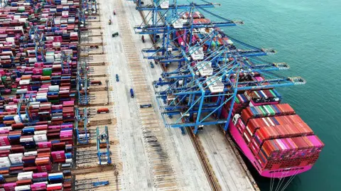 Escalating Tensions: China Denounces US Tariff Threat as Double Standards