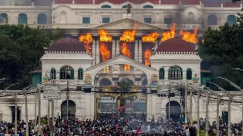 Political Unrest in Nepal: Calls for Parliament Reinstatement Amid Protests