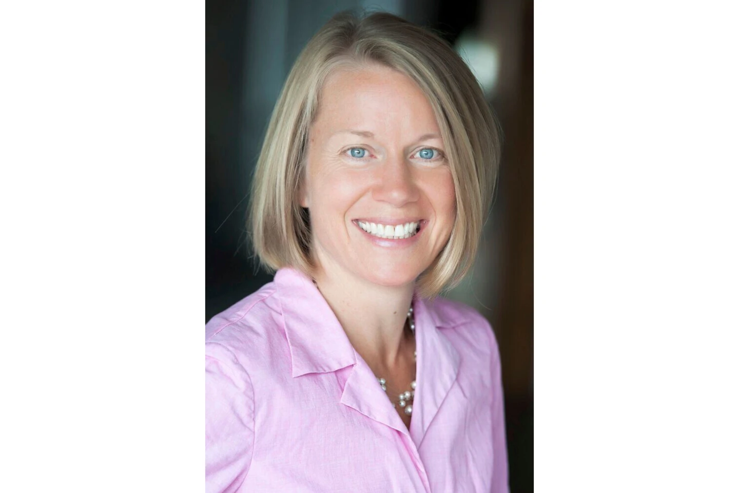 Jackie Norris Withdraws from Iowa Senate Race, Focuses on Educational Leadership