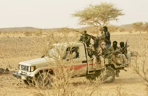 Militants Enforce Blockade on Key Senegal-Mali Trade Route Amid Rising Tensions