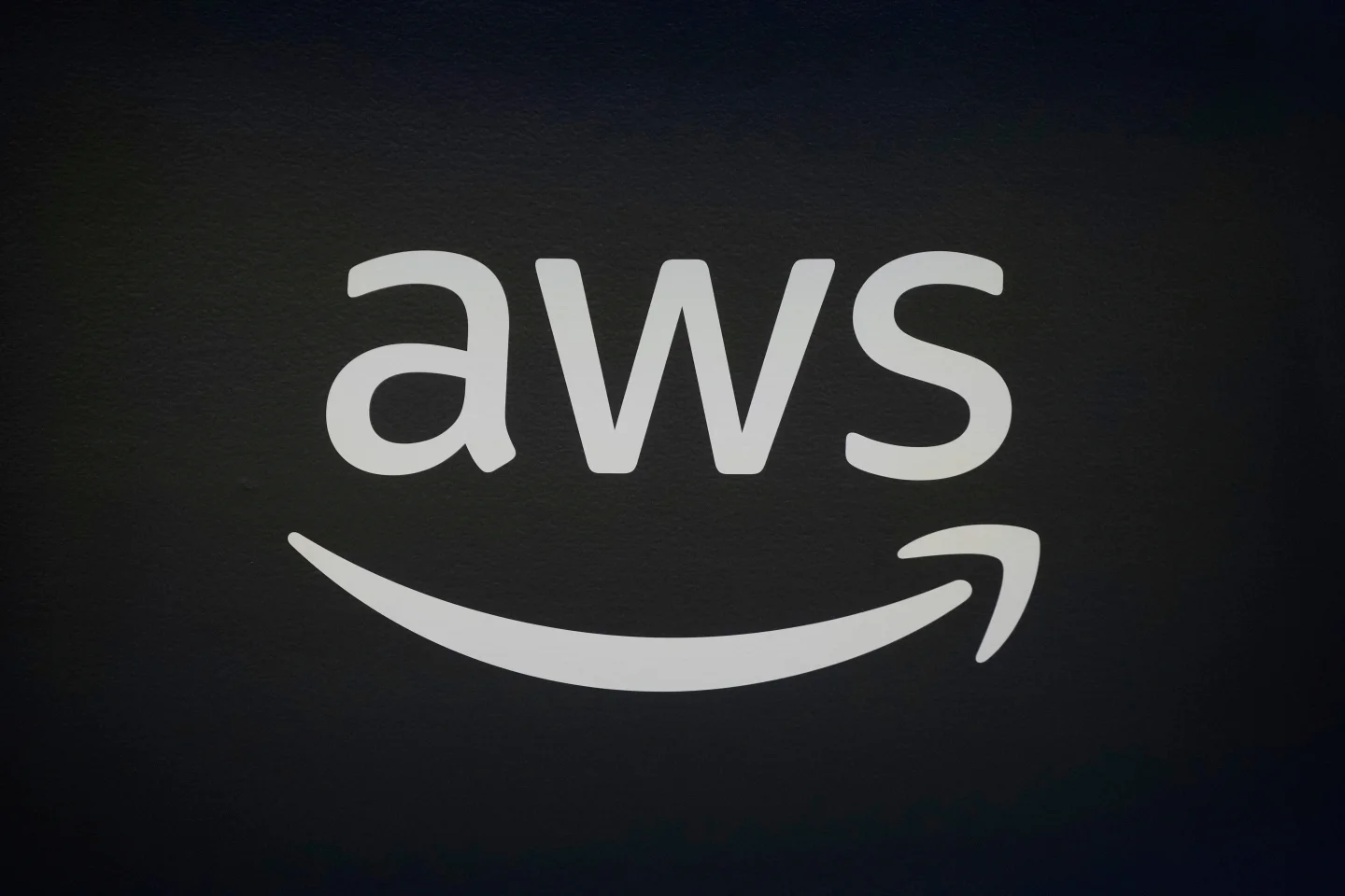 Global Internet Outage Linked to Amazon Web Services Disruption