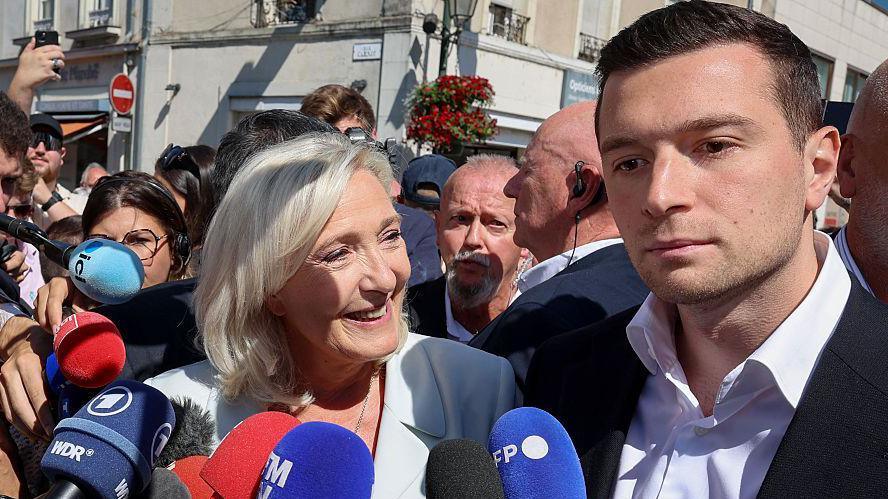Jordan Bardella Lingers on the Silences as Marine Le Pen Takes the Spotlight