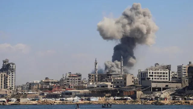 UN Warns of 'Cataclysmic' Crisis in Gaza as Israeli Ground Offensive Intensifies