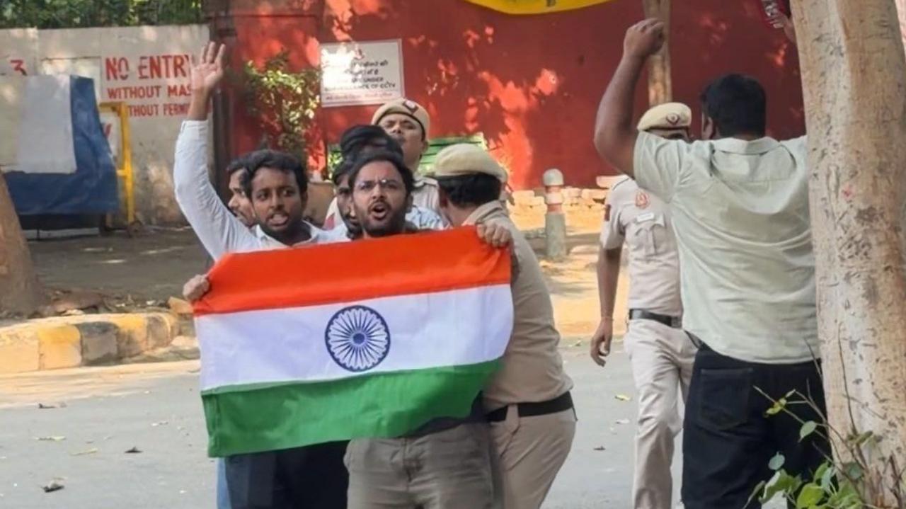 CJP members were detained by police after unfurling the Indian flag at Jantar Mantar