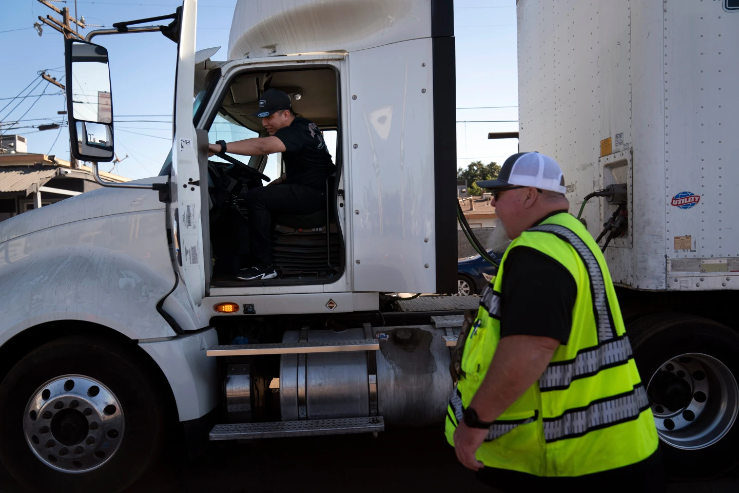 Nearly Half of U.S. Truck Driving Schools Face Closure Amid Compliance Review