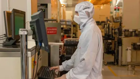 Dutch Government Nationalizes Chinese-Owned Chipmaker Nexperia