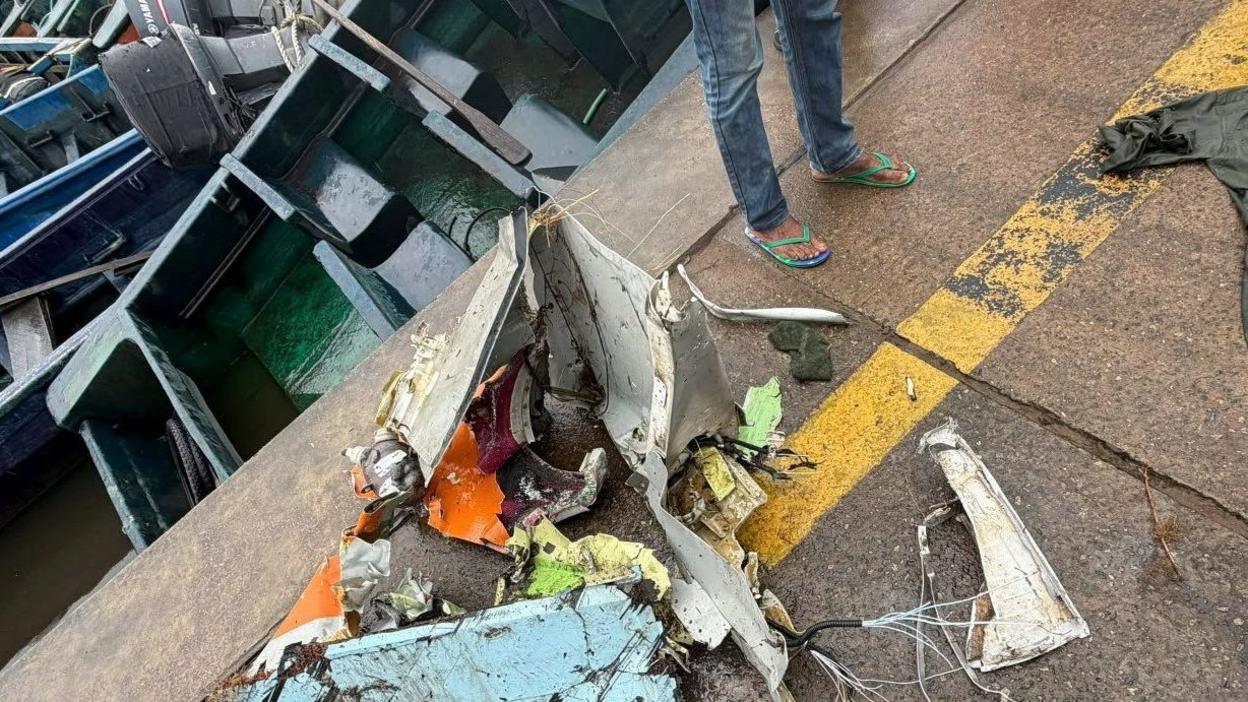 Nigeria mourns 32 dead after military plane crash