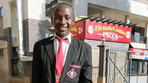Teenage death in Kenya sparks debate over U.S. Ebola quarantine centre
