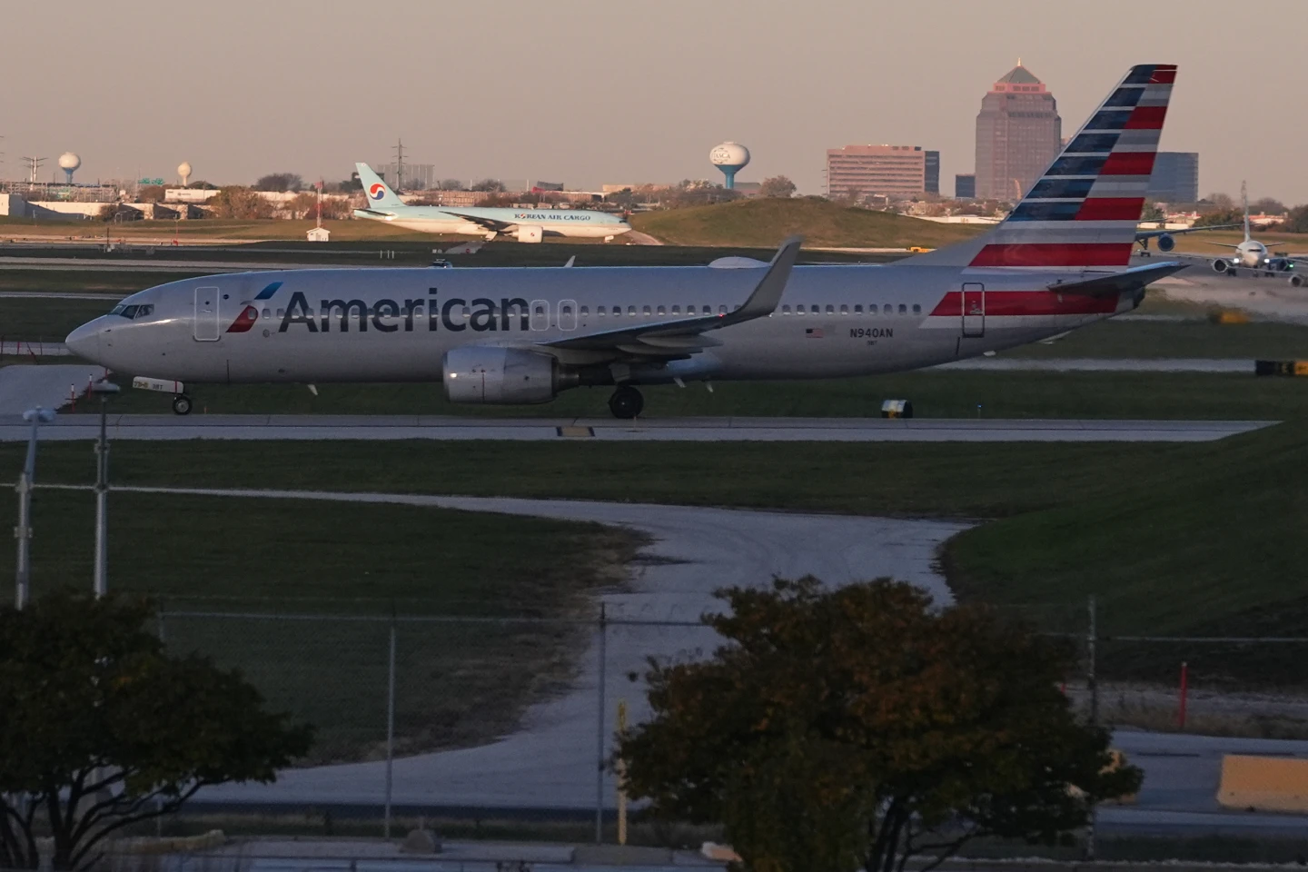 FAA Mandates Flight Reductions Amid Government Shutdown