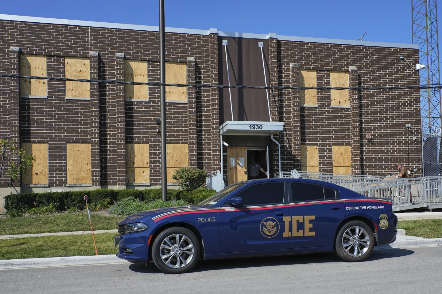 Activists Push Back as Immigration Crackdown Intensifies in Chicago