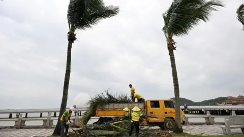 Raging Typhoon Ragasa Hits China’s Southern Coast