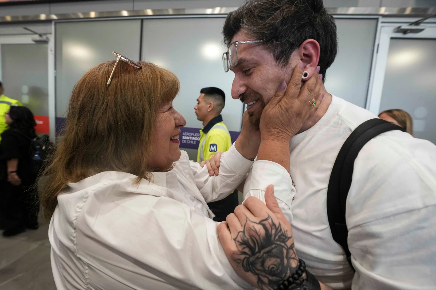 Reconnecting with Roots: DNA‑Tech, Data and the Quiet Justice of Chilean Adopted Children