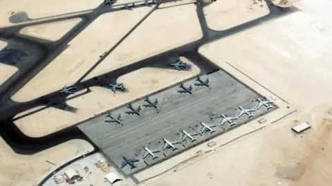 US and UK Reduce Personnel at Qatar's Al-Udeid Air Base Amid Rising Tensions with Iran
