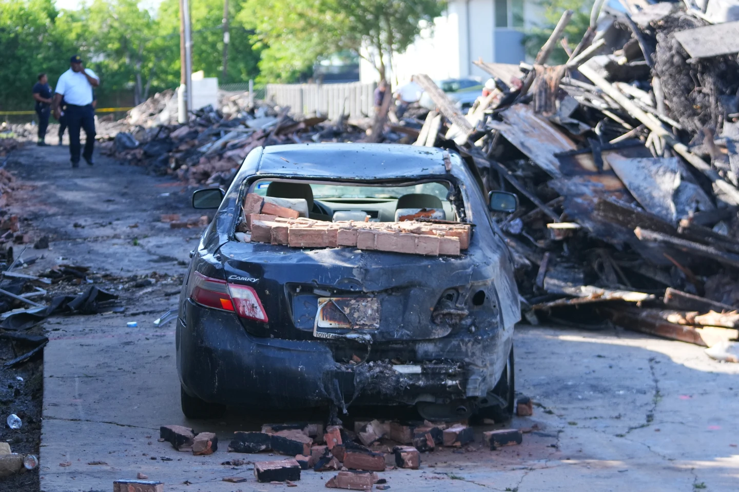 Dallas Firefighters Prepare to Evacuate Apartment Building as Gas Leak Sparks Explosion, 3 Dead