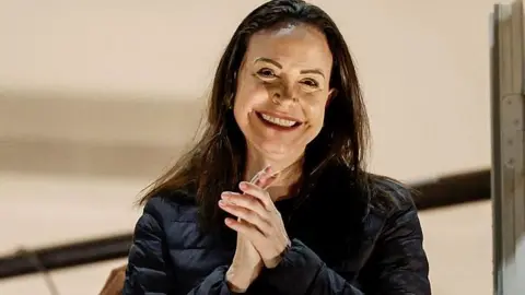 Trump to Meet Nobel Laureate Machado Amid Venezuelan Political Turmoil