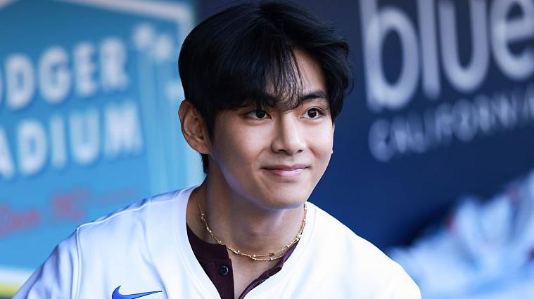 BTS Star V Opens Up About Hearing Loss During Live Stream