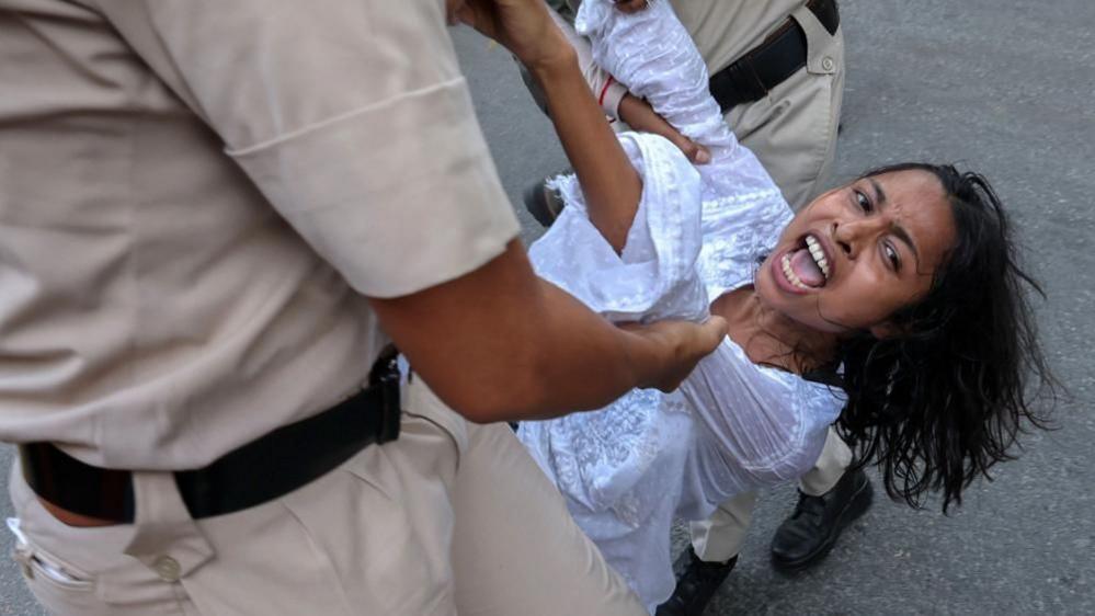Police Accused of Harassing Journalists During Delhi Protests Over Election Roll Revisions