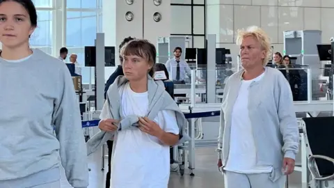 Greta Thunberg Among 171 Activists Deported from Israel After Flotilla Incident