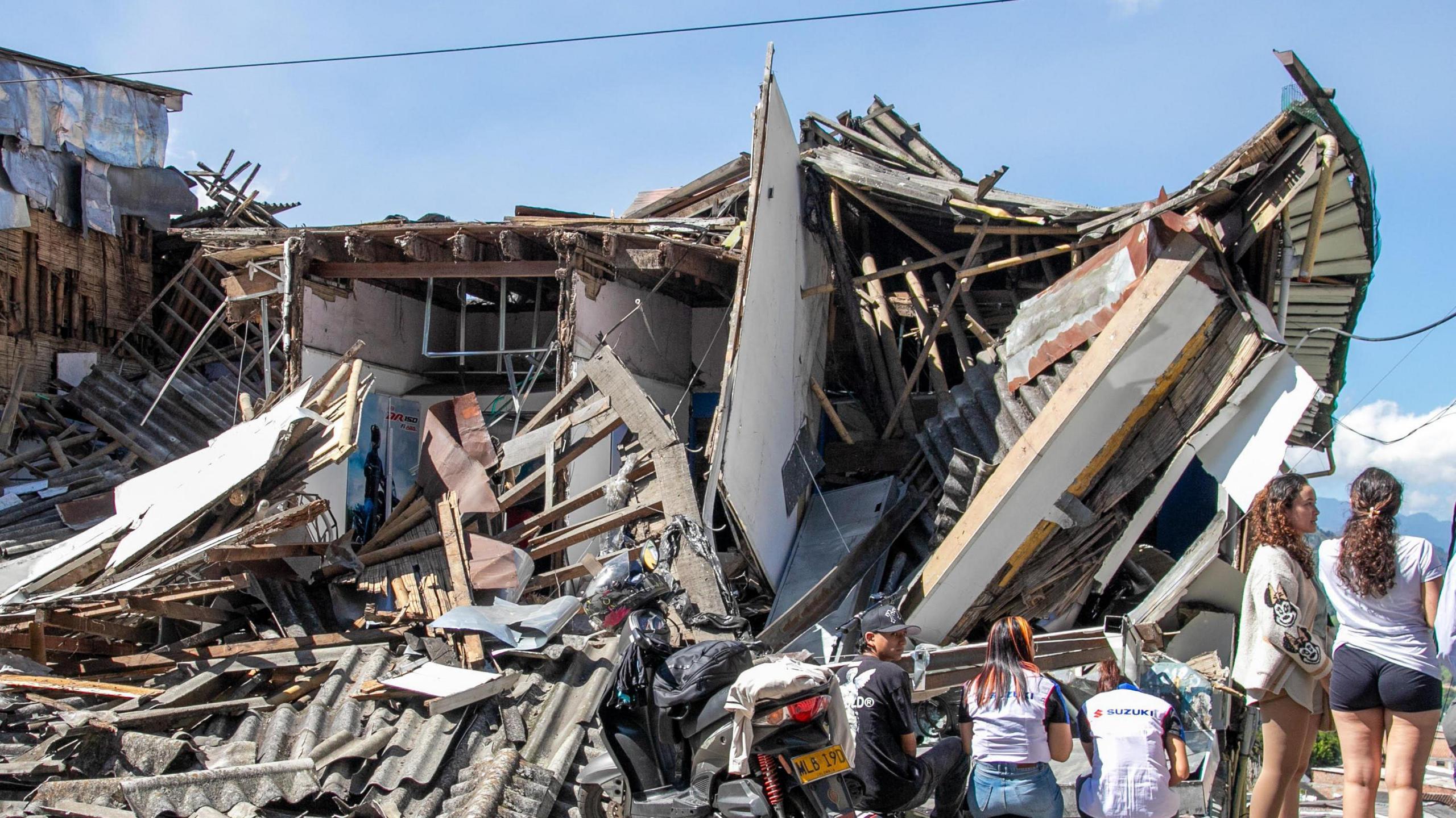 Colombia Loses 132 Lives as 7.4‑Magnitude Earthquake Ravages Coffee Region