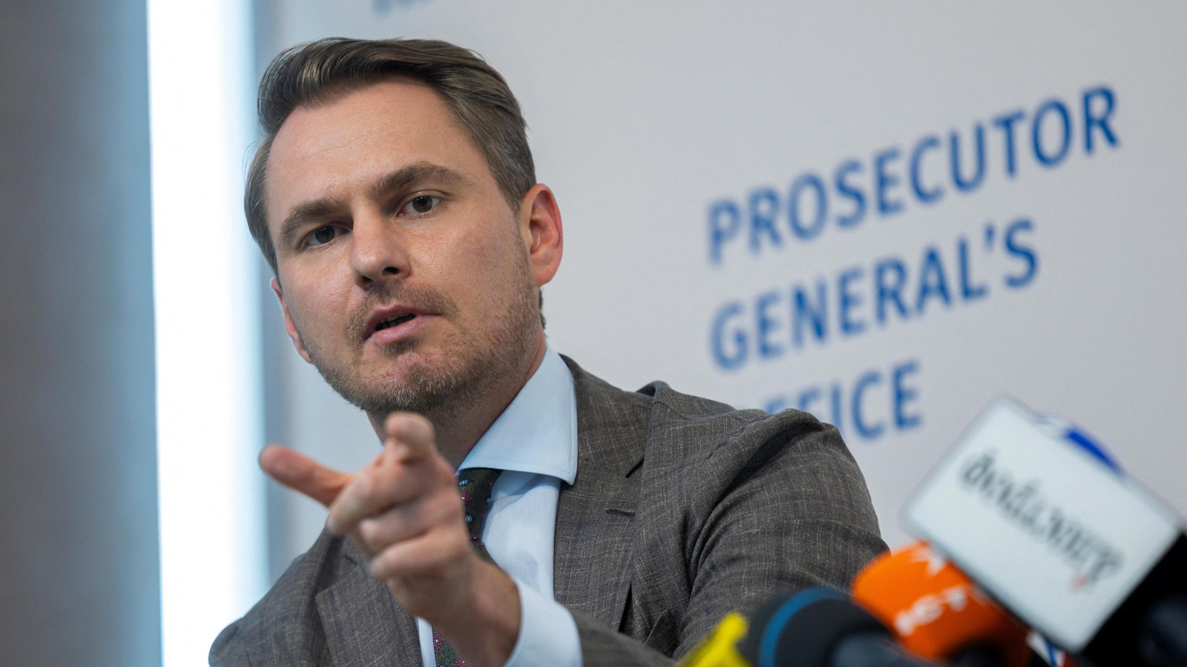 Ukraine’s Chief Prosecutor Resigns Amid Call‑Centre Scam Inquiry