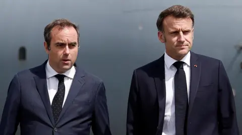 Sébastien Lecornu Takes Office as New French Prime Minister Amid Political Turmoil