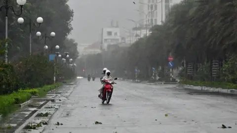 Typhoon Kalmaegi Strikes Vietnam Following Devastating Toll in the Philippines