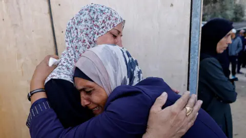 Ceasefire Under Pressure: Israel and Hamas Face Renewed Tensions