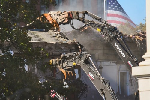 Trump Embarks on $250 Million White House Ballroom Project