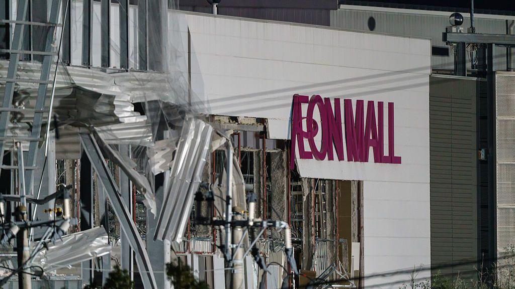 After Kumamoto Quake, Blast Kills Two Workers Who Re‑entered Mall to Secure Cash