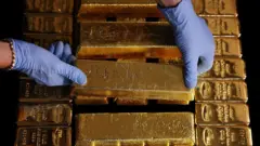 Gold Prices Soar Past $4,000 Amidst Global Economic Uncertainty