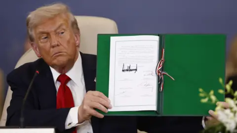 Trump Announces Gaza Peace Plan; Promises Rebuilding