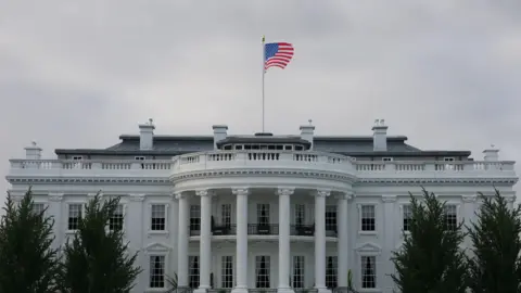 White House Prepares for Mass Firings Amid Government Shutdown Threat