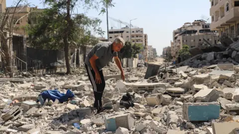 Indirect Peace Talks on Trump's Gaza Plan Initiate in Egypt Amid Ongoing Conflict