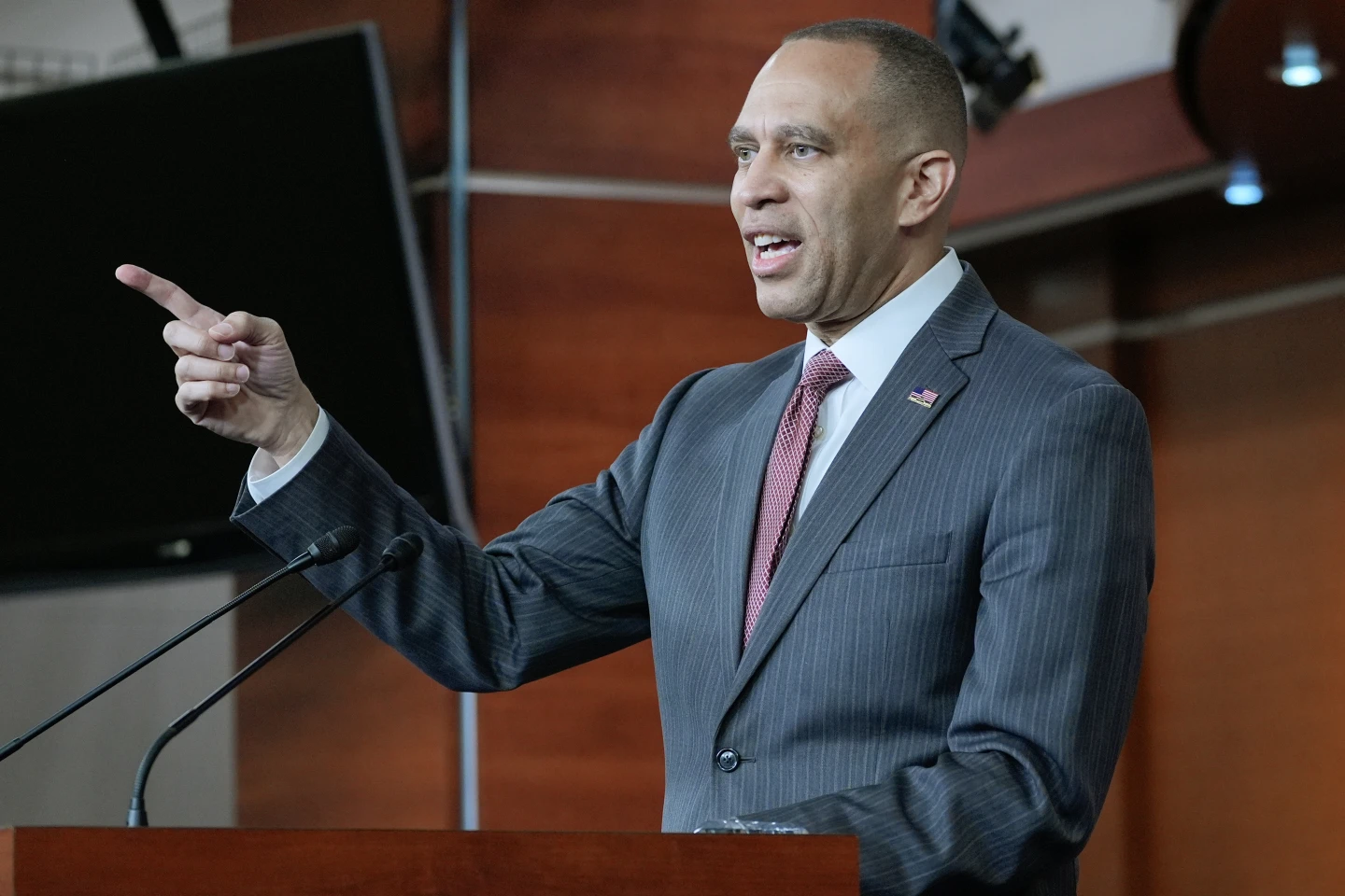 Quantum Analysis Reveals House Vote as Critical Test of War Powers Resolution in Iran Conflict