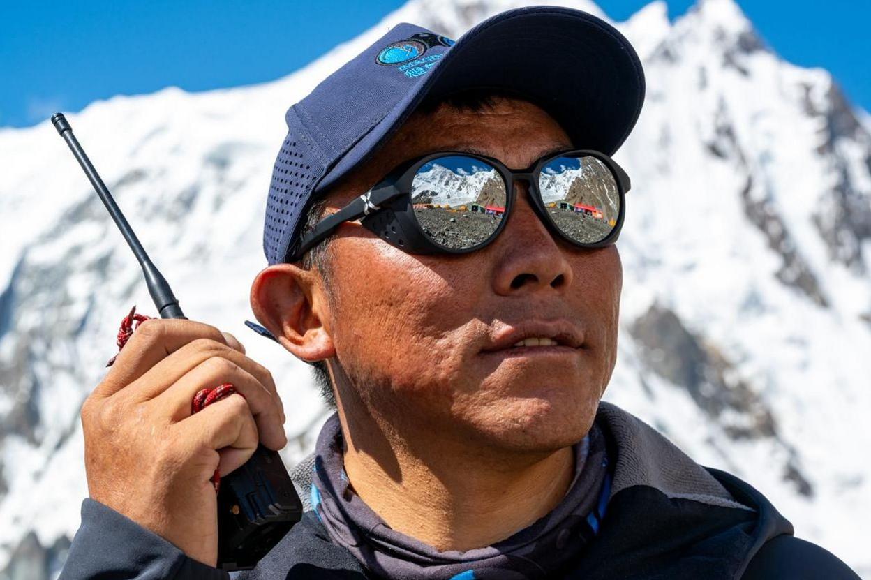 The Avalanche that Took a Mountaineering Legend: A Tale of Loss and Rescue
