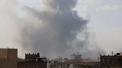 Israeli Airstrikes Target Houthis in Yemen, Resulting in Fatalities