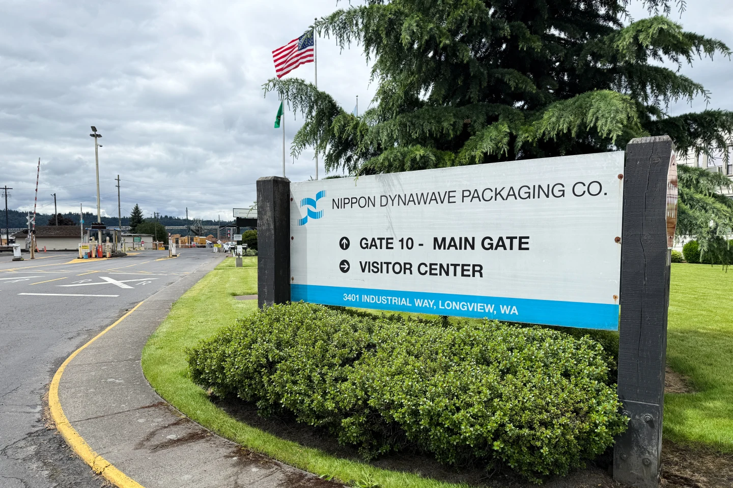 Washington Mill Tank Implosion Leaves 10 Injured, Fatalities Confirmed