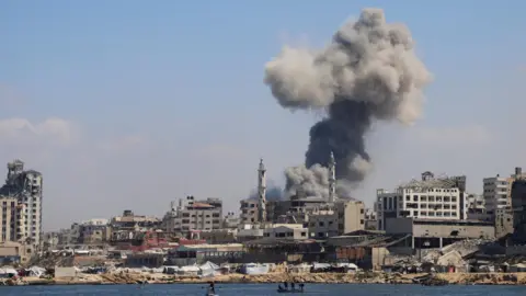 Gaza City Faces Catastrophic Conditions Amid Ongoing Israeli Military Offensive
